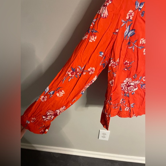 Adorable H&M long sleeve viscose orange floral print top - back buttons up, 10 - Picture 2 of 8